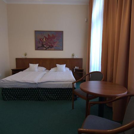 Hotel Westend Marianske Lazne Ngoại thất bức ảnh