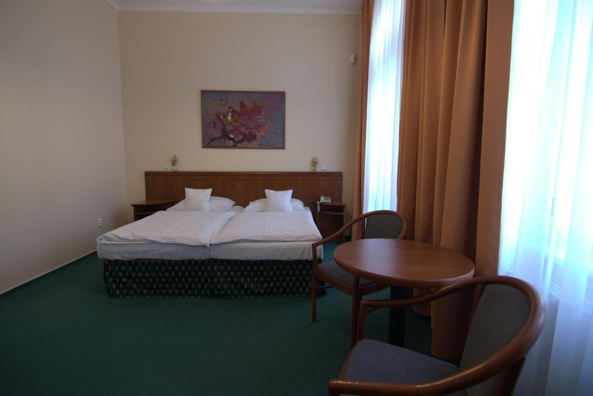 Hotel Westend Marianske Lazne Ngoại thất bức ảnh